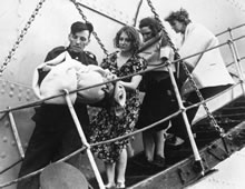 survivors from the athenia atrocity are taken ashore